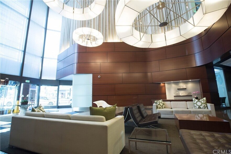 Building Photo - 1100 Wilshire Blvd