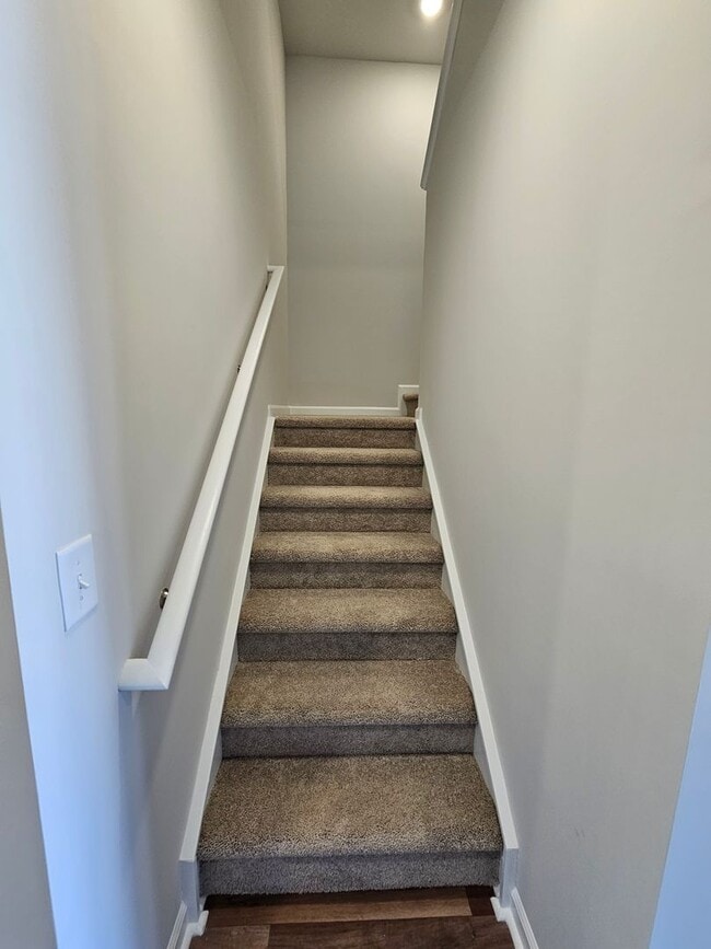 Building Photo - 2033 Northwest Dr