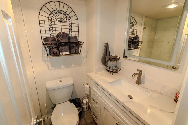 Building Photo - 43063 Goldmine Woods Ln