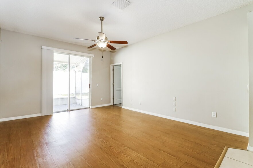 Building Photo - 1231 Loretto Cir