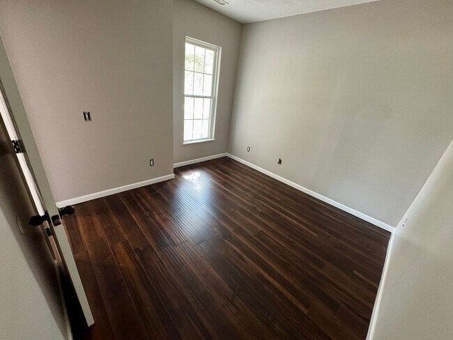 Building Photo - 3 Bedroom - Dublin