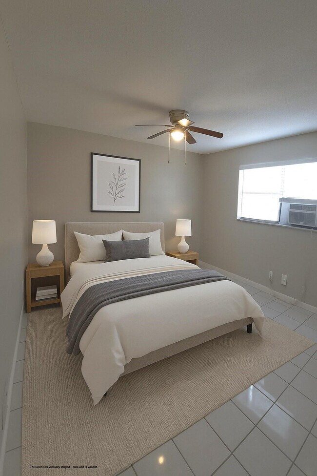 Building Photo - 1630 N 25th Ave