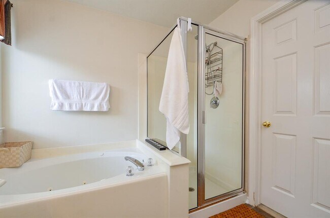 Building Photo - 24314 Leachwood Dr