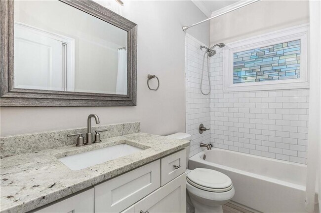 Building Photo - 207 Mellrich Ave NE