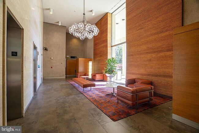 Primary Photo - 220 Locust St