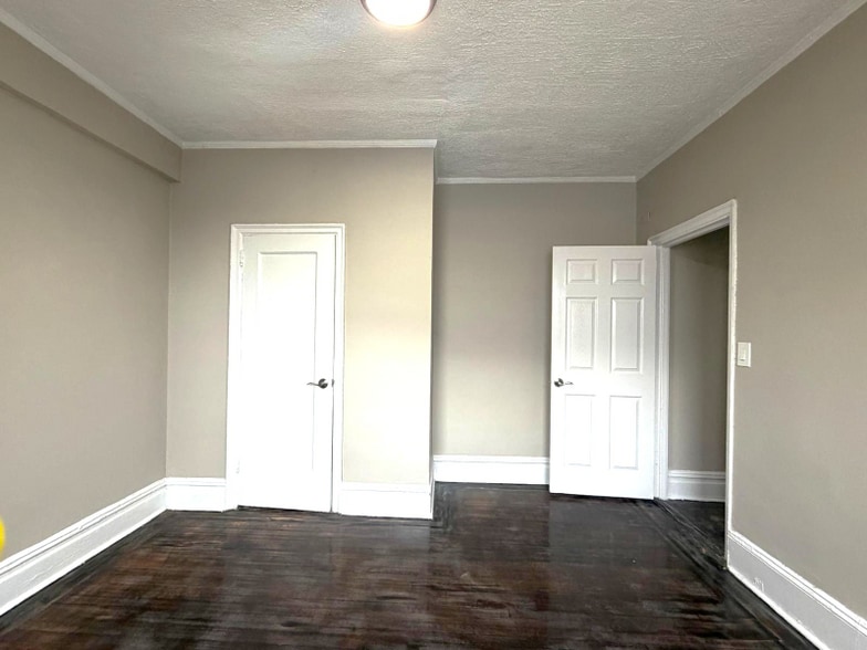 Building Photo - 157 S Harrison St