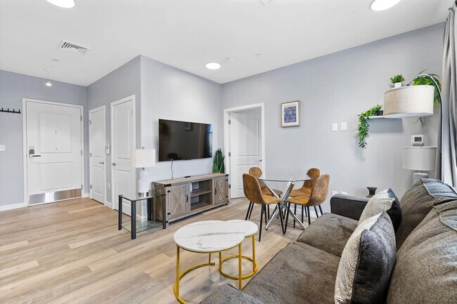 Building Photo - 95 Broadway-SI ID1240368P