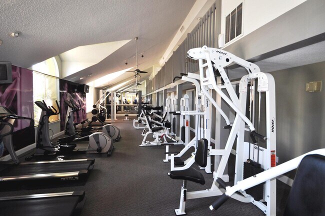 Building Photo - ORLANDO: Convenient to Airport, 3rd Floor ...