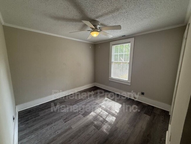 Building Photo - 216 Meade St