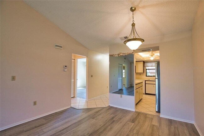 Building Photo - 927 Capri Isles Blvd