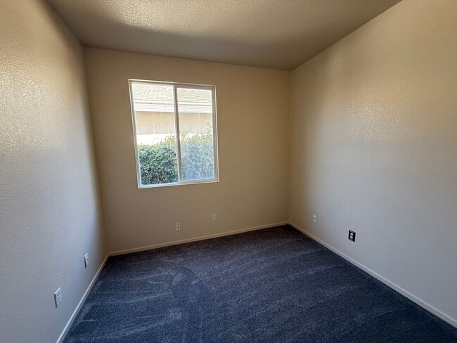 Building Photo - 3416 Molokai Rd