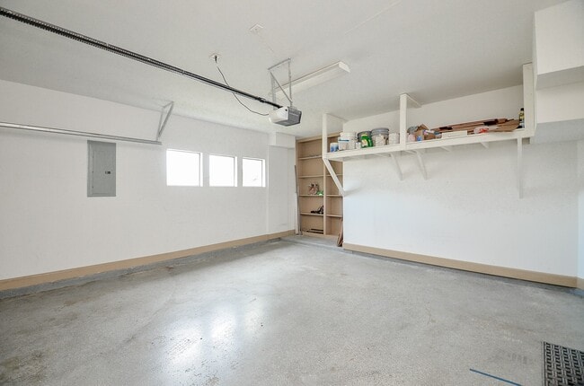 Building Photo - 5311 Lillian St
