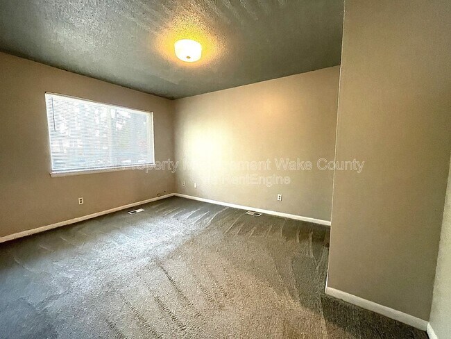 Building Photo - 4702 Walden Pond Dr