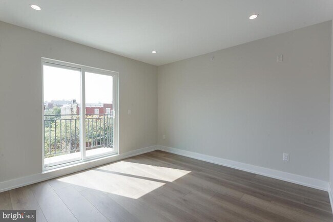 Building Photo - 3849 Fairmount Ave
