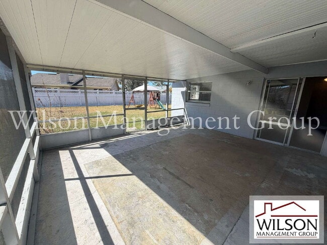 Building Photo - 1016 Malaga St