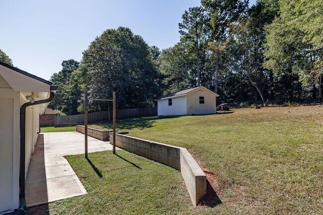 Building Photo - 145 VFW Dr