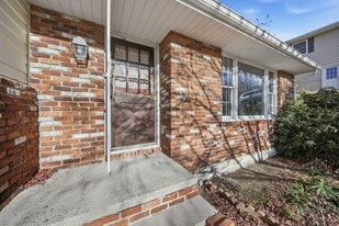 Building Photo - 203 Sumner Ave