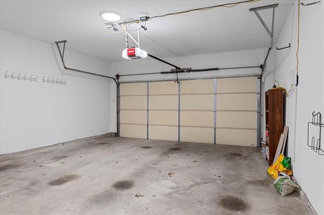 Building Photo - 6752 MacIntosh Dr