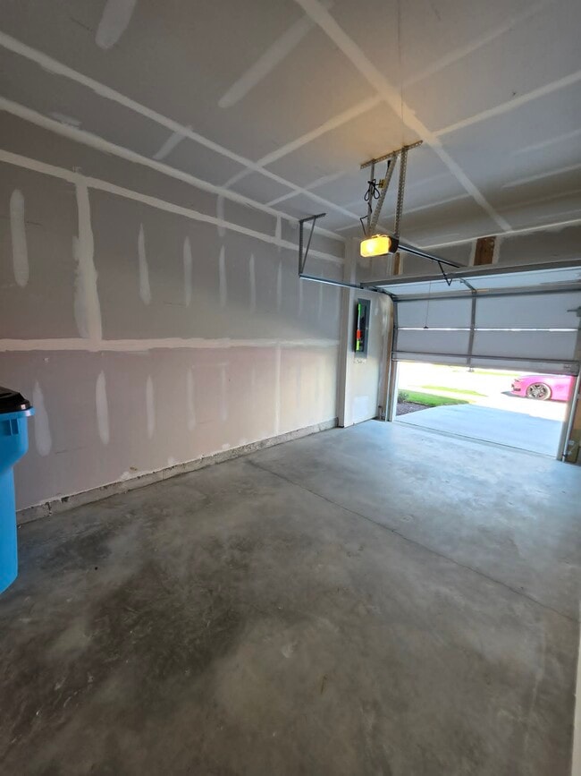 Building Photo - 222 Clement Lp