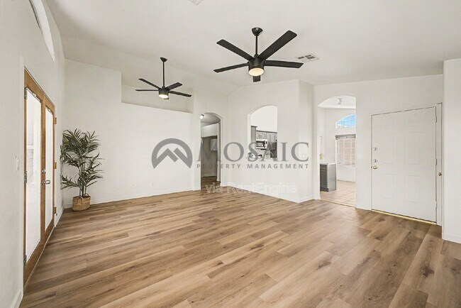 Building Photo - 1271 W Gail Dr