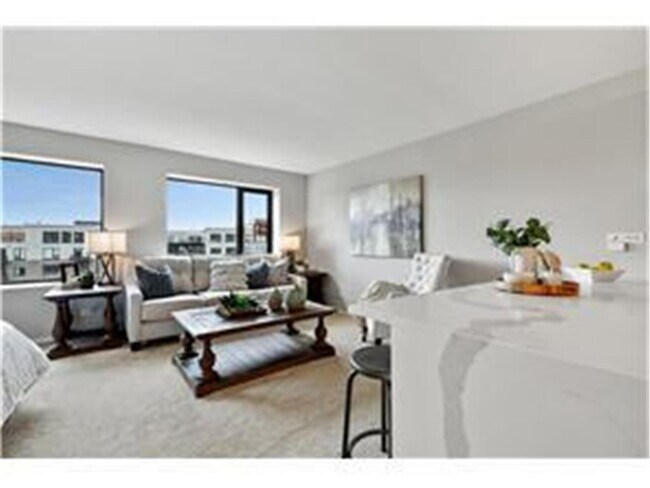 Building Photo - 15 S 1st St