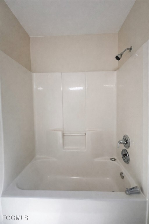 Building Photo - 3618 SW 2nd Ln