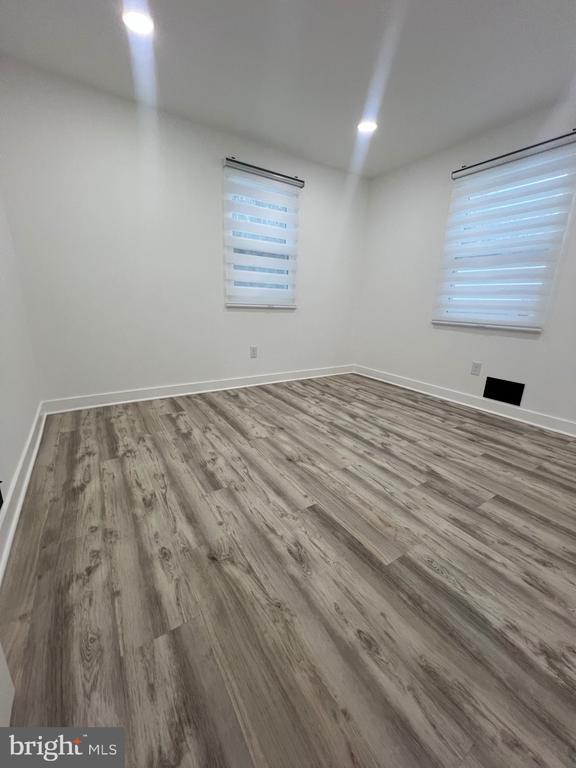 Building Photo - 169 Lawn Park Ave