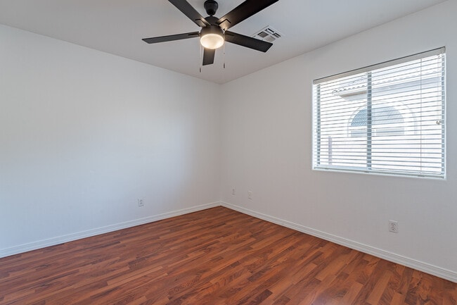 Building Photo - 2444 S Terrell
