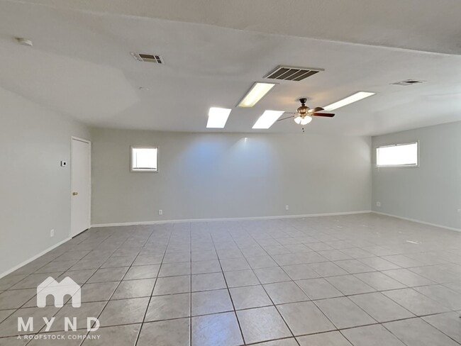 Building Photo - 2337 Danville Ct