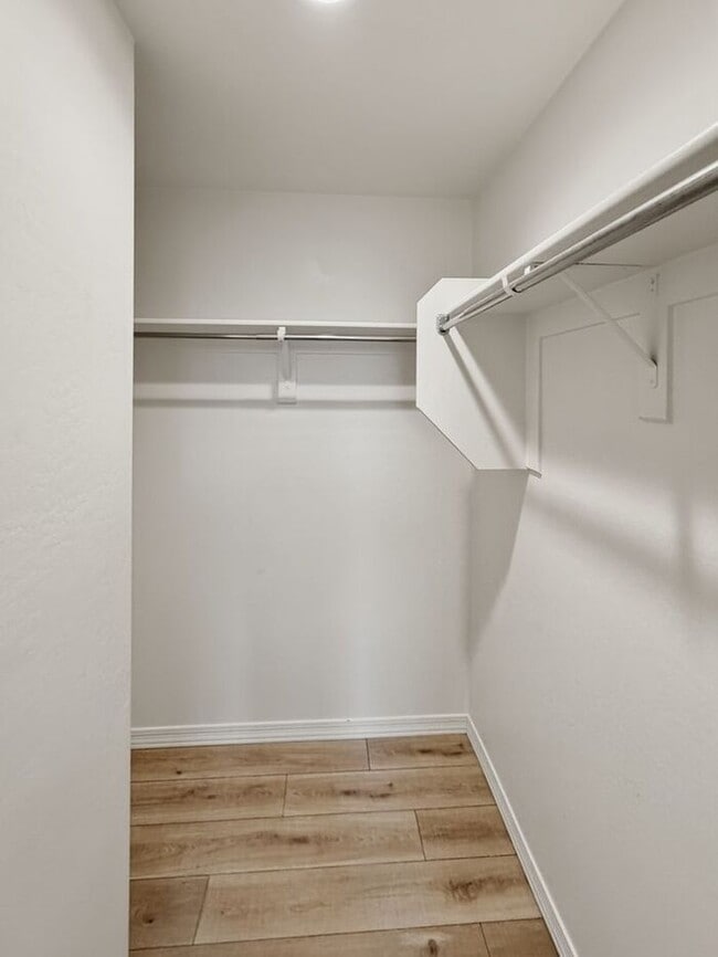 Building Photo - Home in Litchfield Park at Canyon Views! 5bd 4.5ba