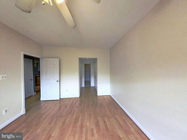 Building Photo - 5917 Barbados Pl