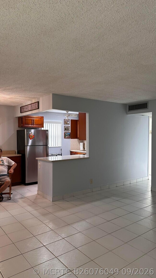 Building Photo - 104 Saxony C