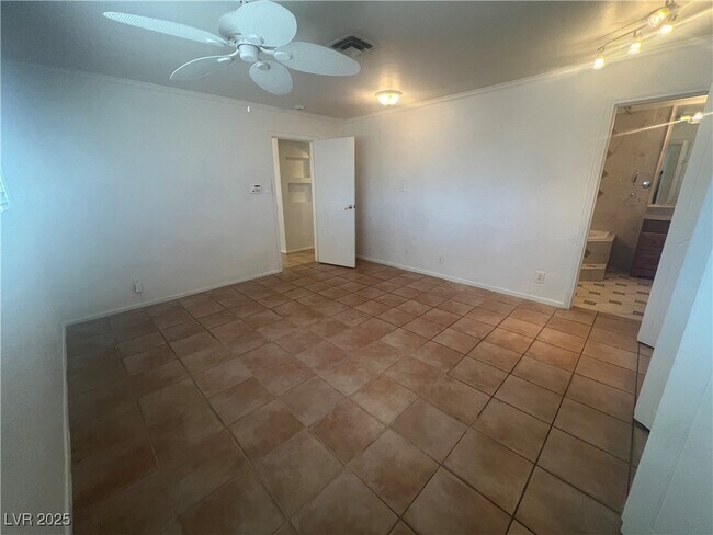 Building Photo - 1650 Waldman Ave