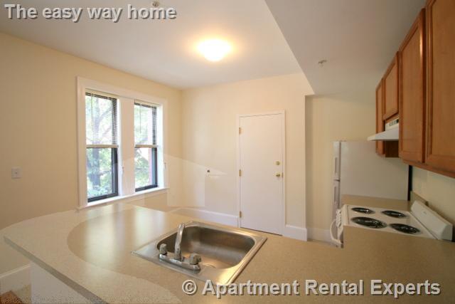 Building Photo - 881 Massachusetts Ave