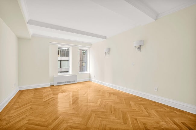 Building Photo - 502 Park Ave