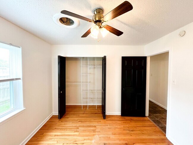 Building Photo - Available Now!!!! Gorgeous 3 bedroom, 2 bath, 2 car garage home. Beautiful wood look flooring. Sp...
