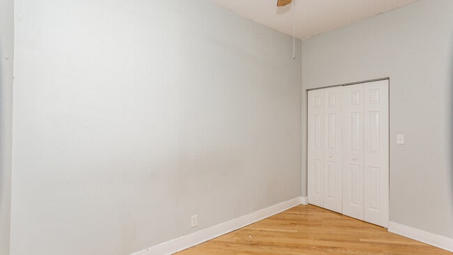 Building Photo - 2941 W Belmont Ave