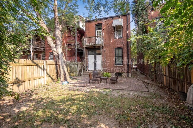 Building Photo - 2106 Cherokee St