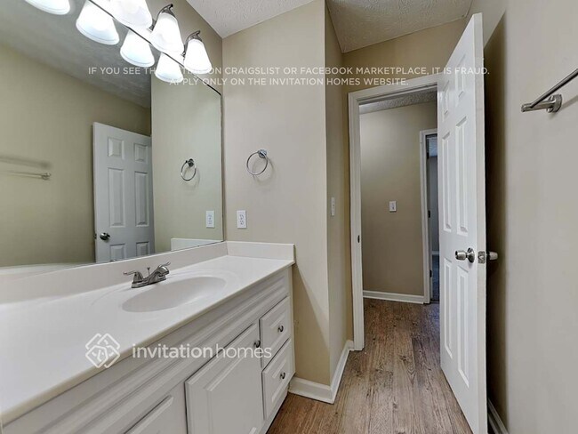 Building Photo - 3910 Mission Ln Ct