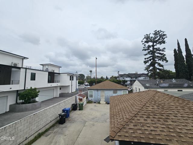 Building Photo - 12246 Oxnard St