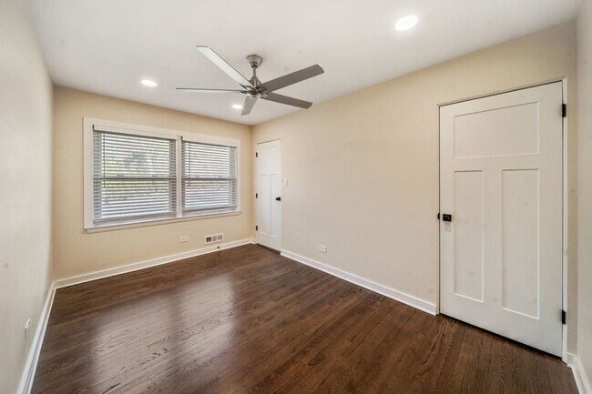 Building Photo - 22W144 Marston Ave