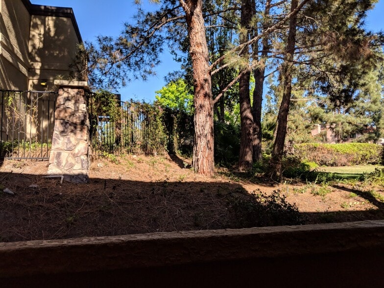 Building Photo - 12063 Alta Carmel Ct