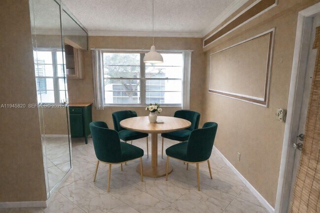 Building Photo - 248 Brighton F