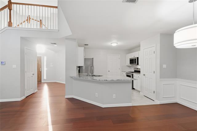 Building Photo - 2097 Amherst Dr