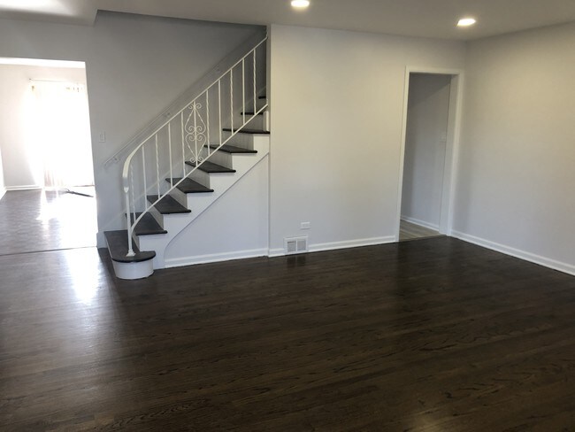 Living Room - 2003 Walters Ave