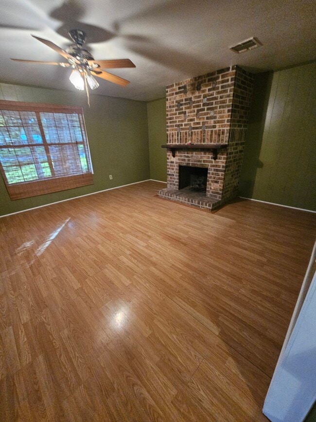 Building Photo - 1128 S Shireview Cir