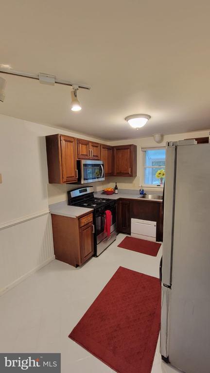 Building Photo - 115 Deer Hill Ct