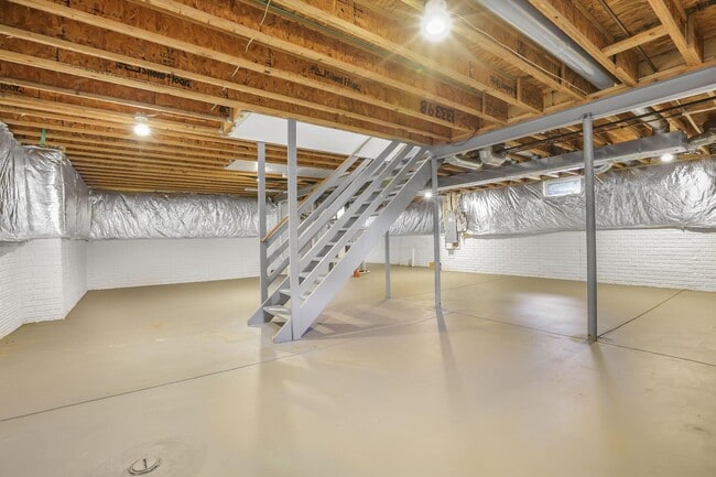 Building Photo - 3825 Delwood Dr