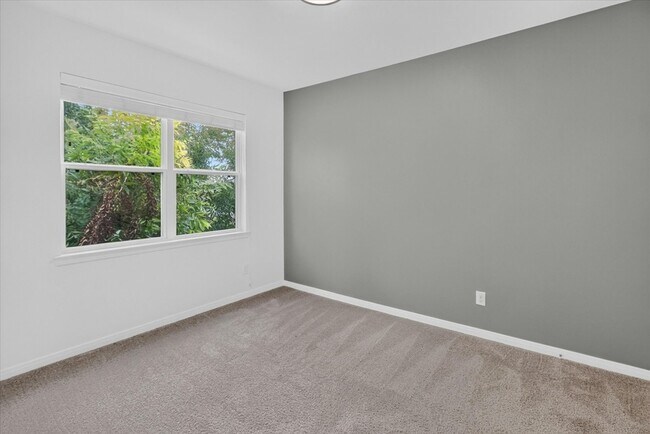 Building Photo - 1526 Ojeman Rd