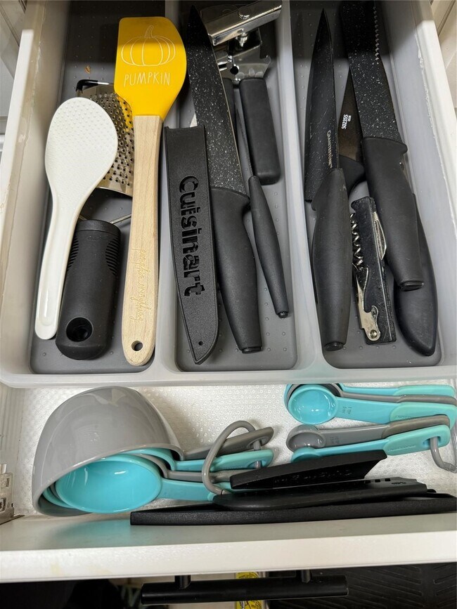 Building Photo - 4041 Drake St